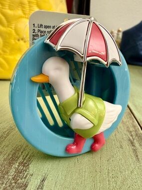 NEW Bath & Body Works SILLY GOOSE Car Fragrance Holder Blue with Pink Umbrella